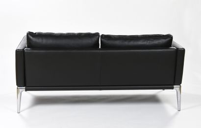 null Philippe STARCK (Né en 1949) 

Canapé modèle Volage à piètement en aluminium...