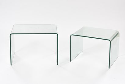 null TRAVAIL 1980

Suite de deux tables gigognes entièrement en verre.

H: de 42...