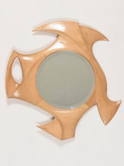 null Vincent GONZALEZ (1928-2019)

 Carved ash wood mirror of kinetic form 

Monogrammed

Unique...