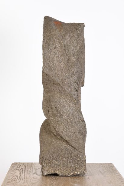 null Vincent GONZALEZ (1928-2019)

Abstract composition in carved granite

76 x 21...