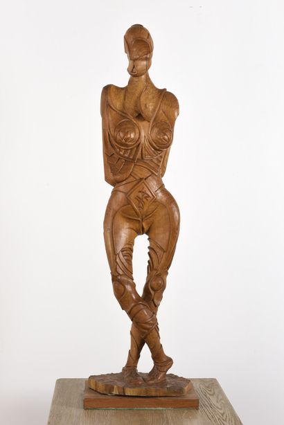 null Vincent GONZALEZ (1928-2019)

Carved oak woman, 

H : 159 cm ; W : 24 cm