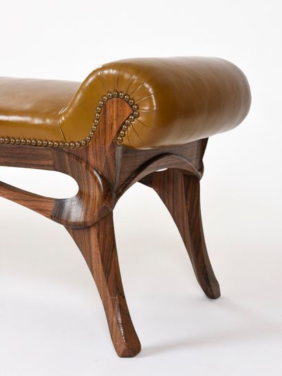 null Vincent GONZALEZ (1928-2019)

Carved wood bench, studded leather upholstery

H...