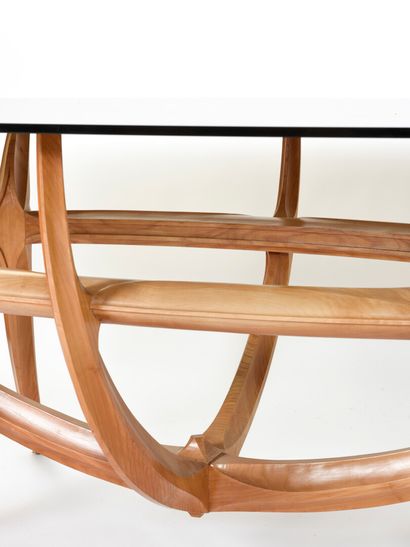 null Vincent GONZALEZ (1928-2019)

Dining room table, carved wood base, oval smoked...