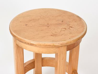null Vincent GONZALEZ (1928-2019)

Four-legged stool with circular seat, 

H : 48...