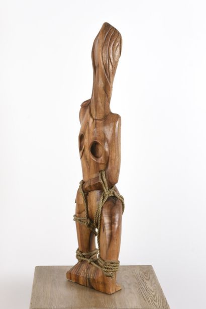 null Vincent GONZALEZ (1928-2019)

Saint Agatha, 

Carved oak and rope, 

Titled...