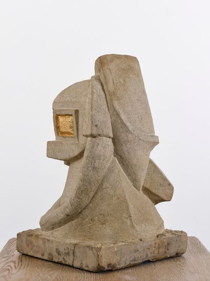 null Vincent GONZALEZ (1928-2019)

Stylized figure, 

Carved and gilded limestone,...