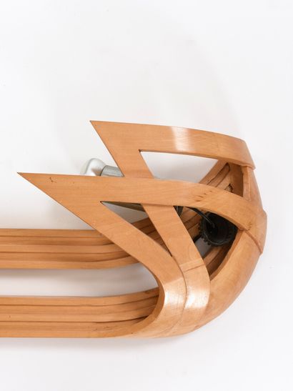 null Vincent GONZALEZ (1928-2019)

Wall lamp with two arms of light, in natural wood...