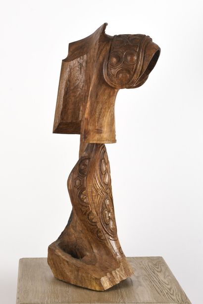 null Vincent GONZALEZ (1928-2019)

Matador en chêne sculpté, 

Monogrammé en bas

90...