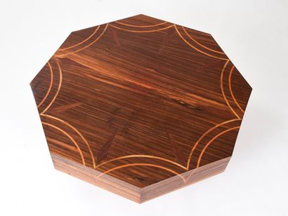 null Vincent GONZALEZ (1928-2019)

Wooden coffee table with octagonal inlaid top...