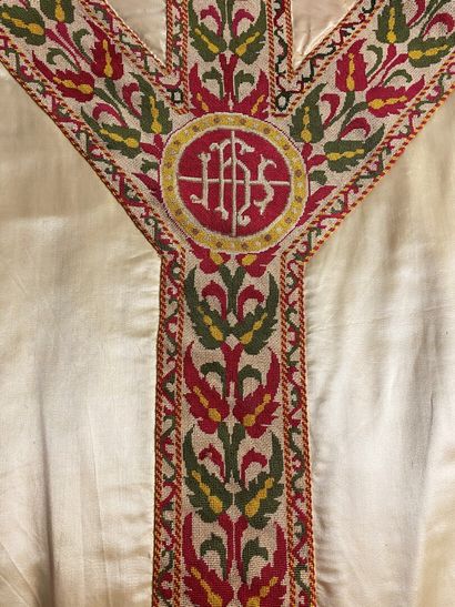 null Deux amples chasubles romaines en satin de soie - France Circa 1850/1900. La...