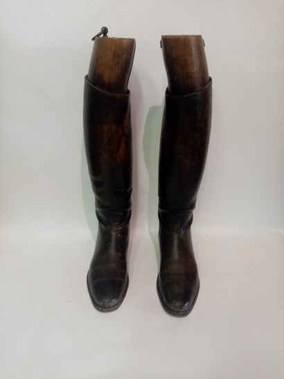 null Une belle paires de bottes en cuir de cavalier fin XIXe siècle avec embauchoirs...