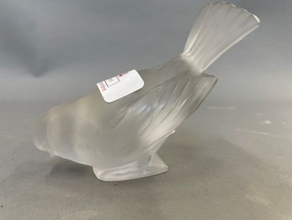 null Lalique France 

Moineau

Un sujet en verre moulé, sablé

Signé