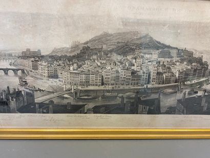 null D'après CHAPEY

Deux vues panoramiques de Lyon

Gravures sur papier encadrées,...