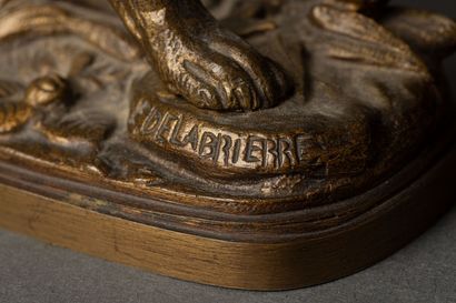 null Pierre Edouard DELABRIERE

Chien avec gibier

Bronze patine nuancé 

H. 14 cm...
