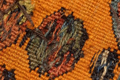 null Tapis CAUCASSE en laine à fond orange, 19e siècle 

324 x 270 cm