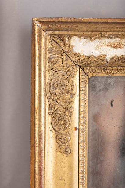 null Miroir en bois et stuc doré 

Epoque Restauration

(manques)