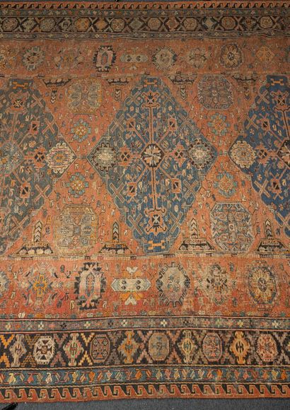 null Tapis CAUCASSE en laine à fond orange, 19e siècle 

324 x 270 cm