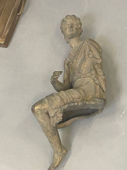 null Sujet de pendule en bronze doré (manque un bras): éphèbe vers 1820 

Sujet en...