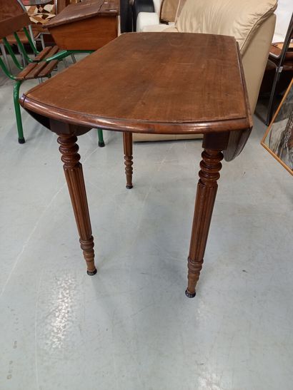 null Table à volets 19ème

H : 76 D : 95 cm