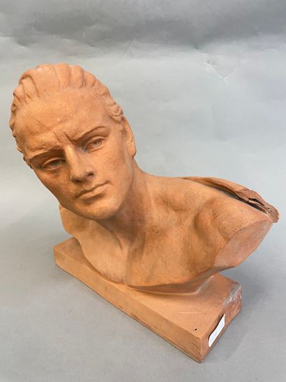 null Ugo CIRPIANI

buste d'homme en terre cuite

H : 32 cm