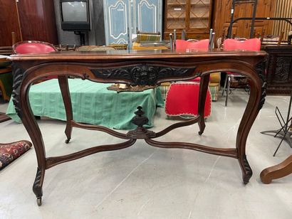 null Table à écrire Napoleon III ouvrant par deux tiroirs en ceinture

Plateau mouvementé,...