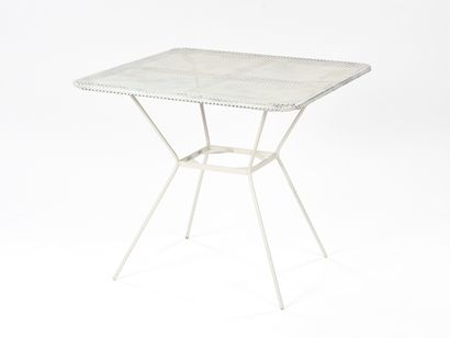 null Dans l'esprit de Mathieu MATEGOT

Table haute à structure en métal laqué blanc...