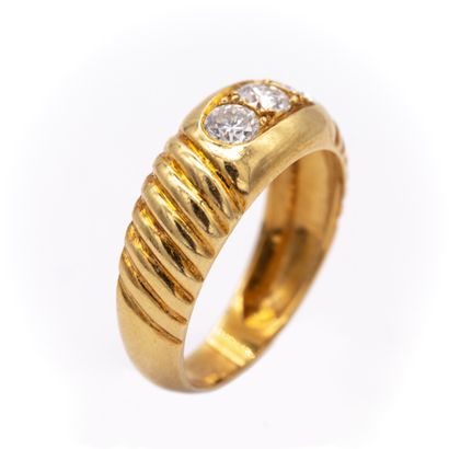 null Bague jonc en or jaune (750) 18K trilogie de diamants taille moderne pour un...