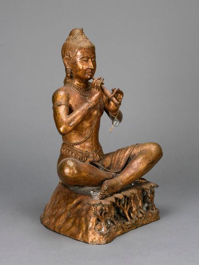  ASIE DU SUD EST, Bouddha en bronze doré 
20ème siècle 
36 x 25 cm