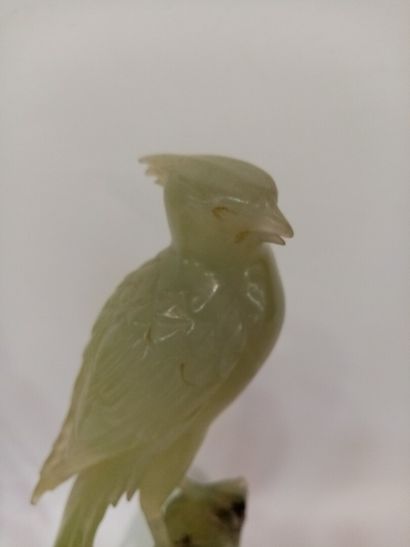 null CHINE, Paire d'oiseaux en jadéite vert pâle 

H. 23 cm