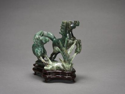 null CHINE Sculpture chevaux en jade

H : 12.5 cm

L : 14 cm
