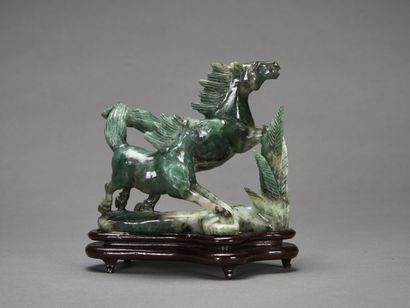 null CHINE Sculpture chevaux en jade

H : 12.5 cm

L : 14 cm