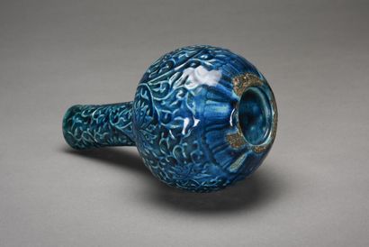 null CHINE Vase bouteille en ceramique à décor monochrome bleu turquoise en léger...