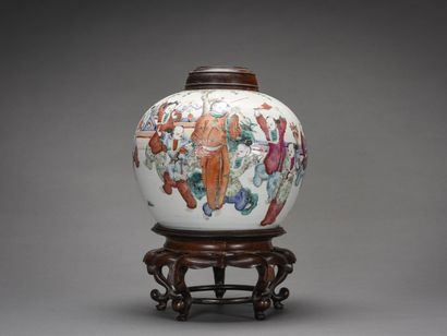 null CHINE, Pot à gingembre en porcelaine décoré en émaux de la famille rose de personnages

20ème...