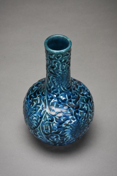 null CHINE Vase bouteille en ceramique à décor monochrome bleu turquoise en léger...