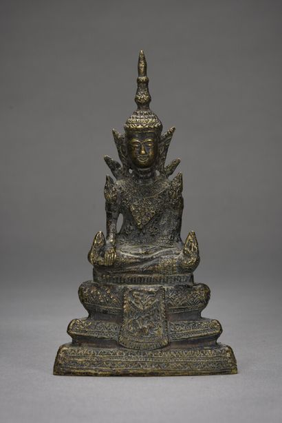 null Bouddha assis en bronze

H : 19 cm