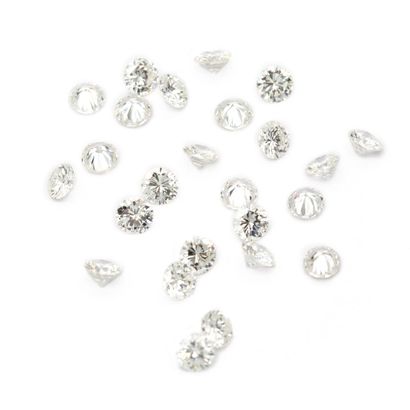 null 25 diamants taille moderne pour un poids total de 7,08 carats environ. Monture...
