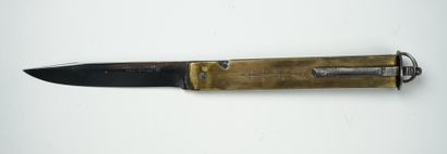  Un couteau ancien, signé Joh. Engström, sweden. Daté de 1874. Lame rempliée dans...
