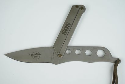 null Un lot de 4 couteaux tout en métal :



Un couteau Bench Mark, modèle SOS, modèle...