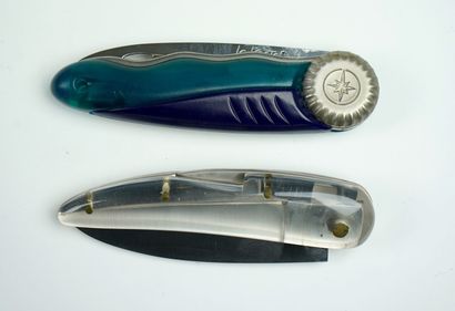 null Un lot de deux couteaux pliants à manche plastique : 



Le Kooto de Bertrand...