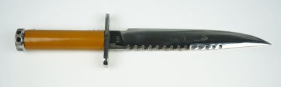  Un couteau wildsteer de coutelier, avec une marque gravée sur la lame (sanglier)...