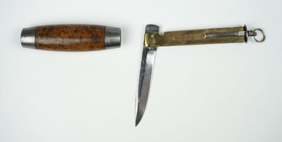 null Un couteau ancien, signé Joh. Engström, sweden. Daté de 1874. Lame rempliée...