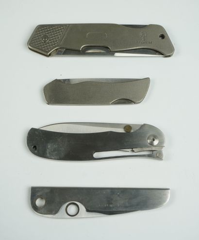 null Un lot de 4 couteaux tout en métal



Un couteau BOKER, manche titanium, 19...
