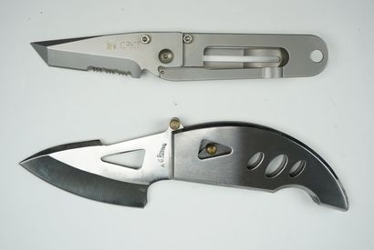 null Un lot de 2 couteaux entièrement en acier, et originaux : 



Un couteau de...