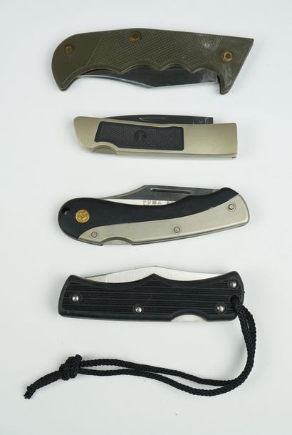 null Un lot de 4 couteaux : 



Un couteau IMPERIAL (ireland), manche en plastique,...