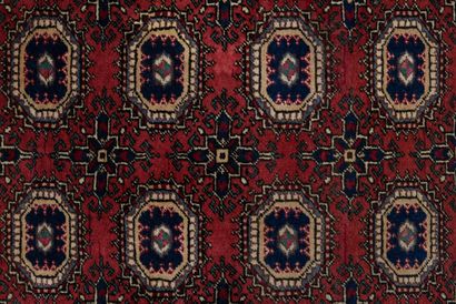 null Tapis en laine à décor géométrique Boukhara

120 x 180 cm