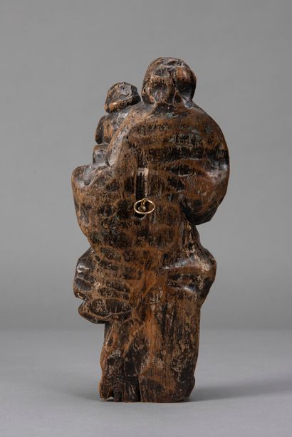 null Vierge à l'Enfant, 

Sujet en bois sculpté, 

18ème siècle.

H : 27 cm