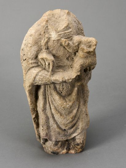 null Vierge à l'Enfant

Pierre calcaire 

XIV-XVème siècle.

Fragment 

H : 40 -...