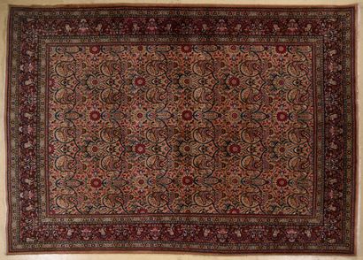 IRAN, Tapis fond brun 
260 x 335 cm