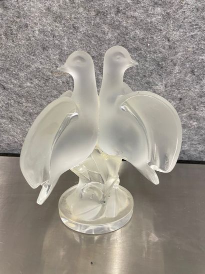 null LALIQUE 

Les colombes 

Accidents, restaurations 

H : 22 cm