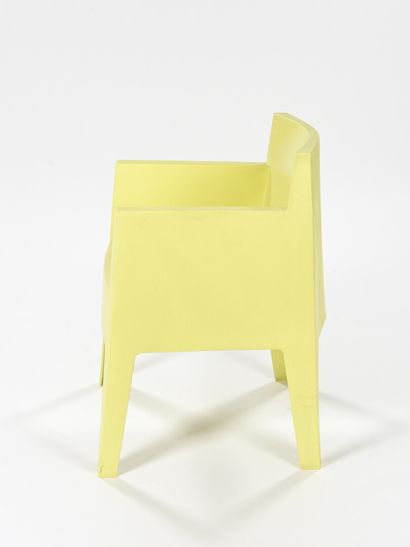 null Philippe STARCK (Né en 1949)

Suite de six fauteuils modèle Toy de forme monobloc...